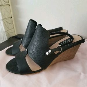 Black leather Torrid slingbacks